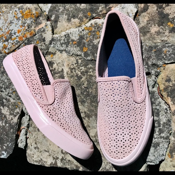 sperry pink slip on